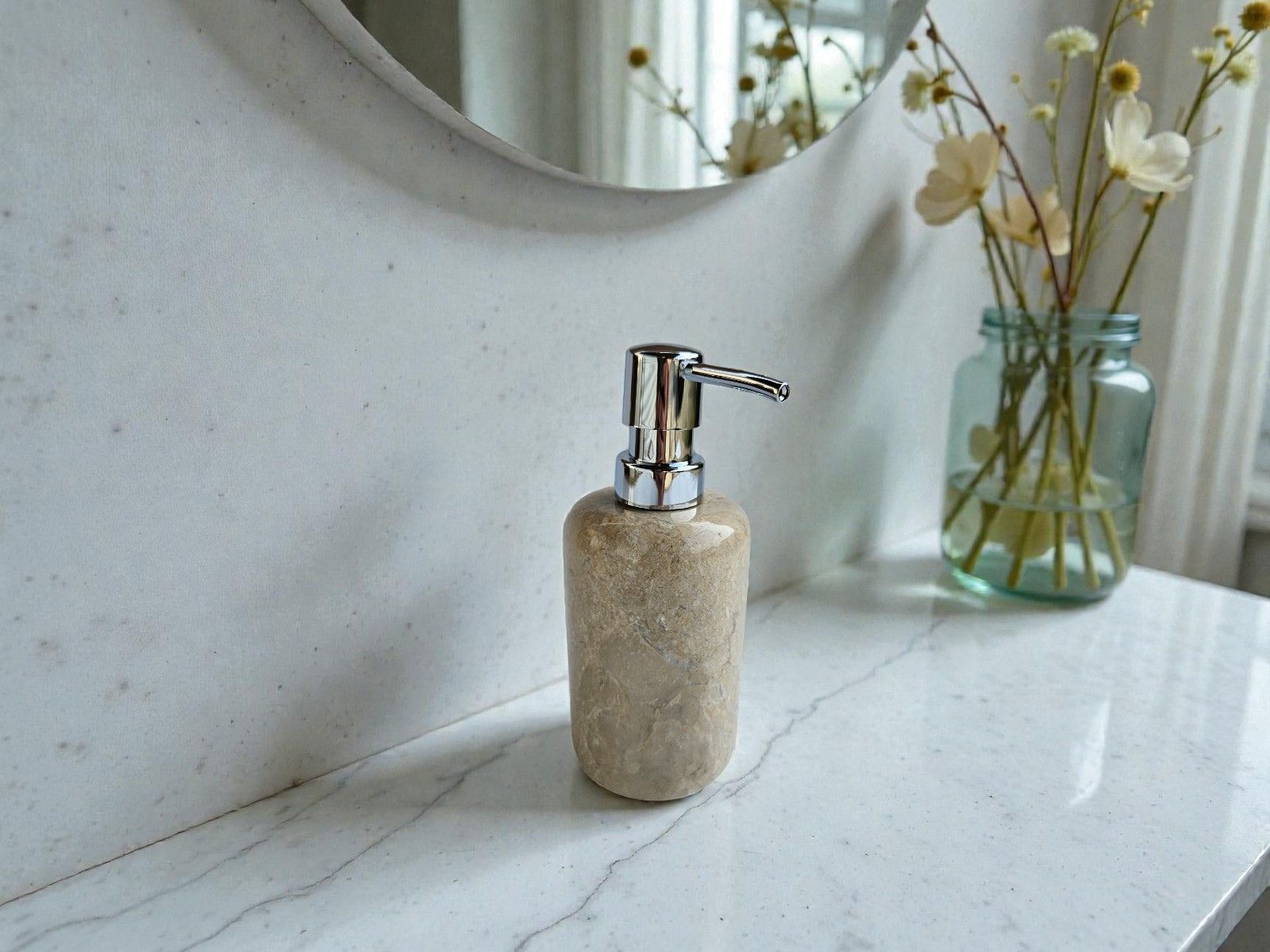 distributeur de savon en marbre beige naturel