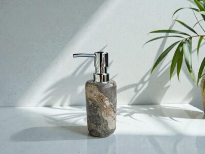 distributeur de savon en marbre gris msi