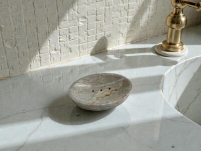 porte savon en marbre beige ovale